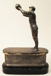  Spalding Fielder Figural Baseball Trophy