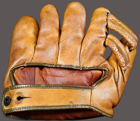 Western's Brand G1322 Lou Boudreau Baseball Glove