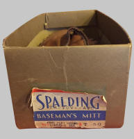 Spalding 1365 Baseman's Mitt Box