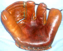 Ted Williams three finger Wilson G1338 Ball Hawk Baseball Glove