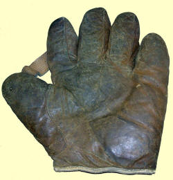 1915 Reach 1 Inch Web Fielder's Glove