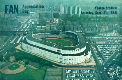 1968 Yankee Stadium Fan Appreciation day Team Photo Fold-out