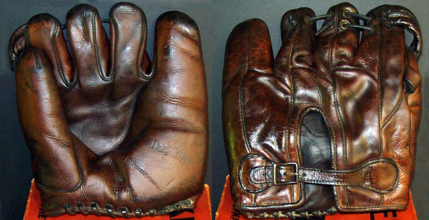 1930's baseball glove